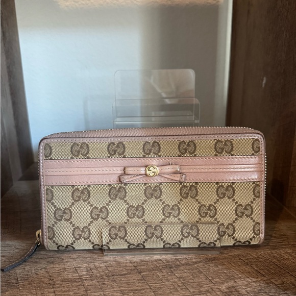 Gucci Beige and Pink monogram canvas Wallet - Picture 1 of 7